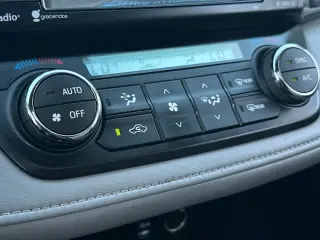 Toyota RAV4 2016 XLE 4dr SUV