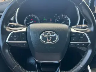 Toyota Highlander 2020 AWD XLE 4dr SUV