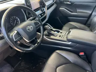 Toyota Highlander 2020 AWD XLE 4dr SUV