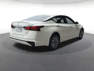 Nissan Altima 2023 AWD 2.5 SV 4dr Sedan