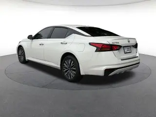Nissan Altima 2023 AWD 2.5 SV 4dr Sedan