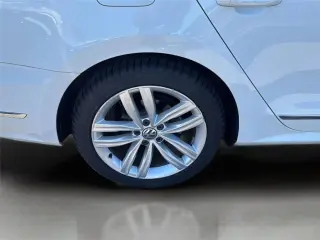 Volkswagen Passat 2018 2.0T SEL Premium 4dr Sedan
