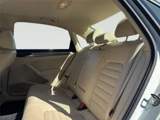 Volkswagen Passat 2018 2.0T SEL Premium 4dr Sedan