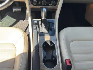 Volkswagen Passat 2018 2.0T SEL Premium 4dr Sedan