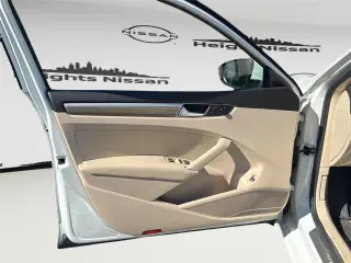 Volkswagen Passat 2018 2.0T SEL Premium 4dr Sedan