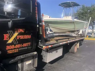 Servicio de grúa flatbed truck