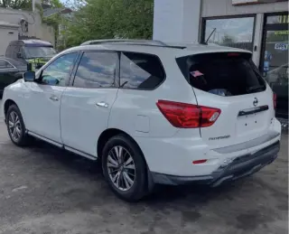 2018 Nissan Pathfinder SL