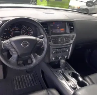 2018 Nissan Pathfinder SL