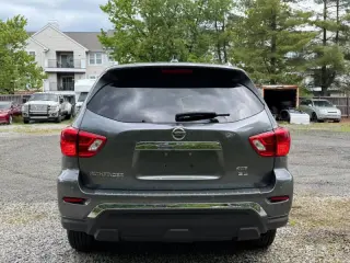 2020 Nissan Pathfinder SL