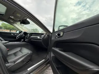 2020 Volvo XC60 T6 Momentum