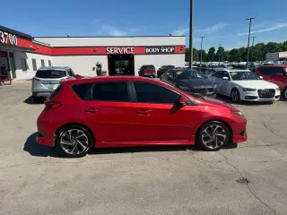 2017 Toyota Corolla iM CVT (Natl)
