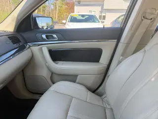 2014 Lincoln MKS