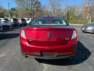 2014 Lincoln MKS