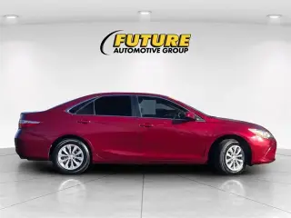 Toyota Camry 2017 SE 4dr Sedan