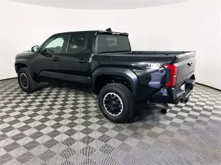 Toyota Tacoma 2024 4x4 Limited 4dr Double Cab 5.0 ft SB