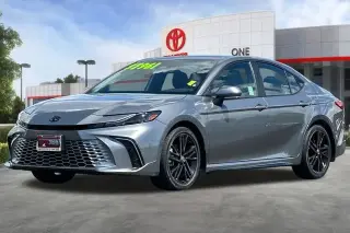 Toyota Camry 2025 SE 4dr Sedan