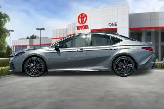 Toyota Camry 2025 SE 4dr Sedan