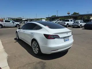 Tesla Model 3 2019 Mid Range 4dr Fastback