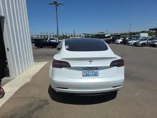 Tesla Model 3 2019 Mid Range 4dr Fastback