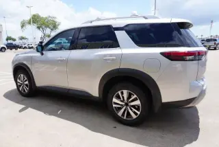 Nissan Pathfinder 2023 SL 4dr SUV