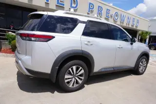 Nissan Pathfinder 2023 SL 4dr SUV