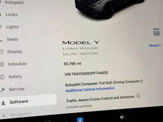 Tesla Model Y 2023 AWD 4dr Crossover