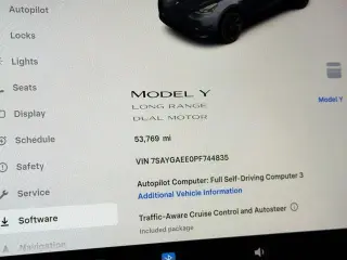 Tesla Model Y 2023 AWD 4dr Crossover