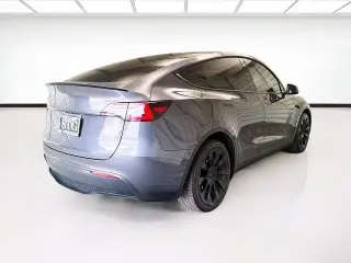 Tesla Model Y 2023 AWD 4dr Crossover