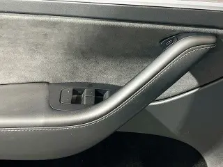 Tesla Model Y 2023 AWD Performance 4dr Crossover