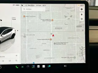 Tesla Model Y 2023 AWD Performance 4dr Crossover