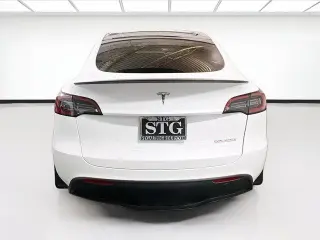 Tesla Model Y 2023 AWD Performance 4dr Crossover
