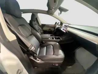 Tesla Model Y 2023 AWD Performance 4dr Crossover