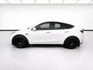 Tesla Model Y 2023 AWD Performance 4dr Crossover