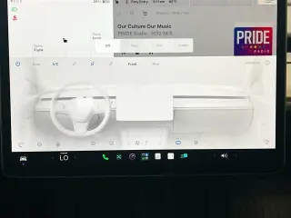Tesla Model Y 2023 AWD Performance 4dr Crossover