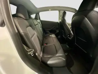 Tesla Model Y 2023 AWD Performance 4dr Crossover