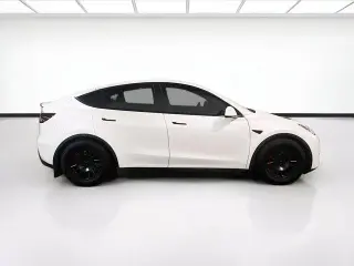 Tesla Model Y 2023 AWD Performance 4dr Crossover