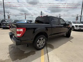 Ford F-150 2022 4x2 XL 4dr SuperCrew 5.5 ft. SB