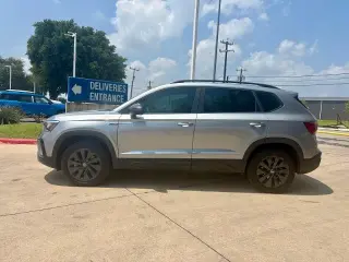 Volkswagen Taos 2024 S 4dr SUV
