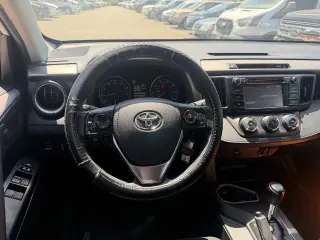 Toyota RAV4 2018 LE 4dr SUV