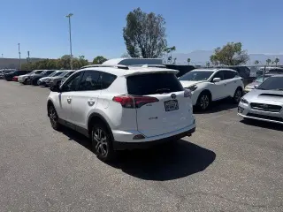 Toyota RAV4 2018 LE 4dr SUV