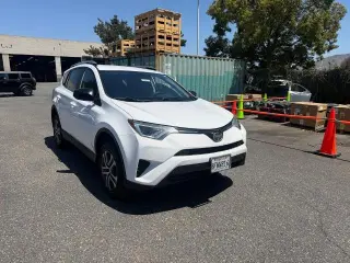 Toyota RAV4 2018 LE 4dr SUV