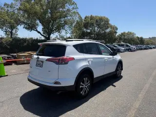 Toyota RAV4 2018 LE 4dr SUV