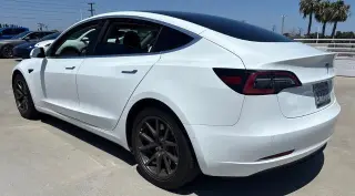 Tesla Model 3 2018 Mid Range 4dr Fastback