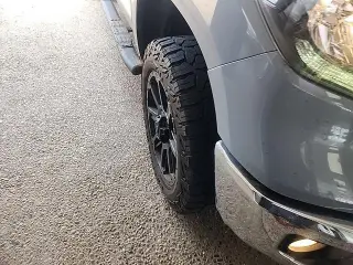 Toyota Tundra 2019 4x4 SR5 4dr CrewMax Cab Pickup SB (5.7L V8 FFV)