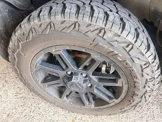 Toyota Tundra 2019 4x4 SR5 4dr CrewMax Cab Pickup SB (5.7L V8 FFV)