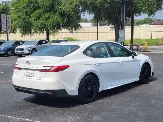 Toyota Camry 2025 SE 4dr Sedan