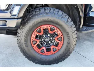 Ford F-150 2025 4x4 Raptor 4dr SuperCrew 5.5 ft. SB