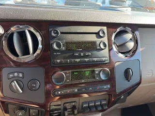 Ford F-250 Super Duty 2008 XL 4dr Crew Cab 4WD SB