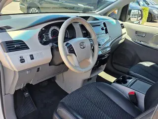 Toyota Sienna 2014 SE 8-Passenger 4dr Mini-Van