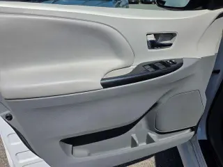 Toyota Sienna 2014 SE 8-Passenger 4dr Mini-Van